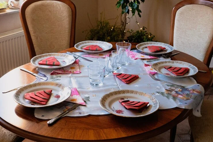 Table Setting with Placemats 